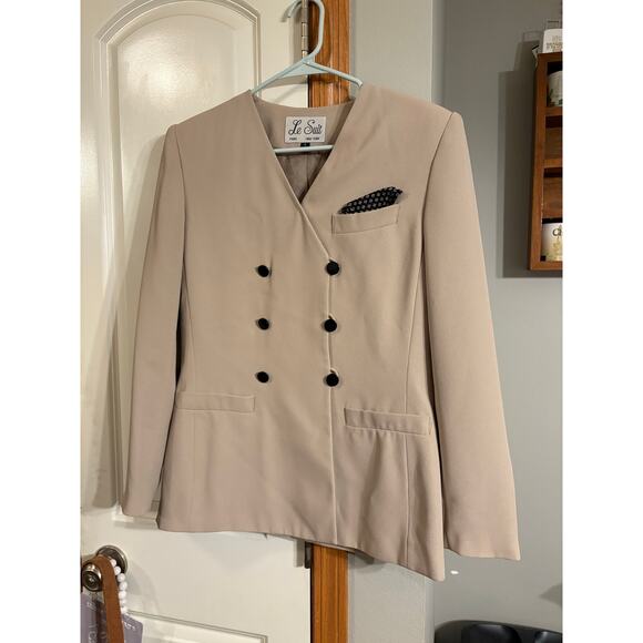 Le Suit double-breasted blazer in a beige or tan color Size 6 - Picture 1 of 3